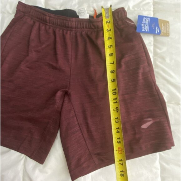 Brooks NWT Men Size Small Heather Merlot Rep 8” Shorts Pockets Wicking No Liner - Picture 7 of 11